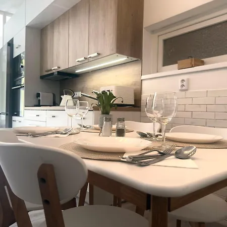 Kathryn Apartment